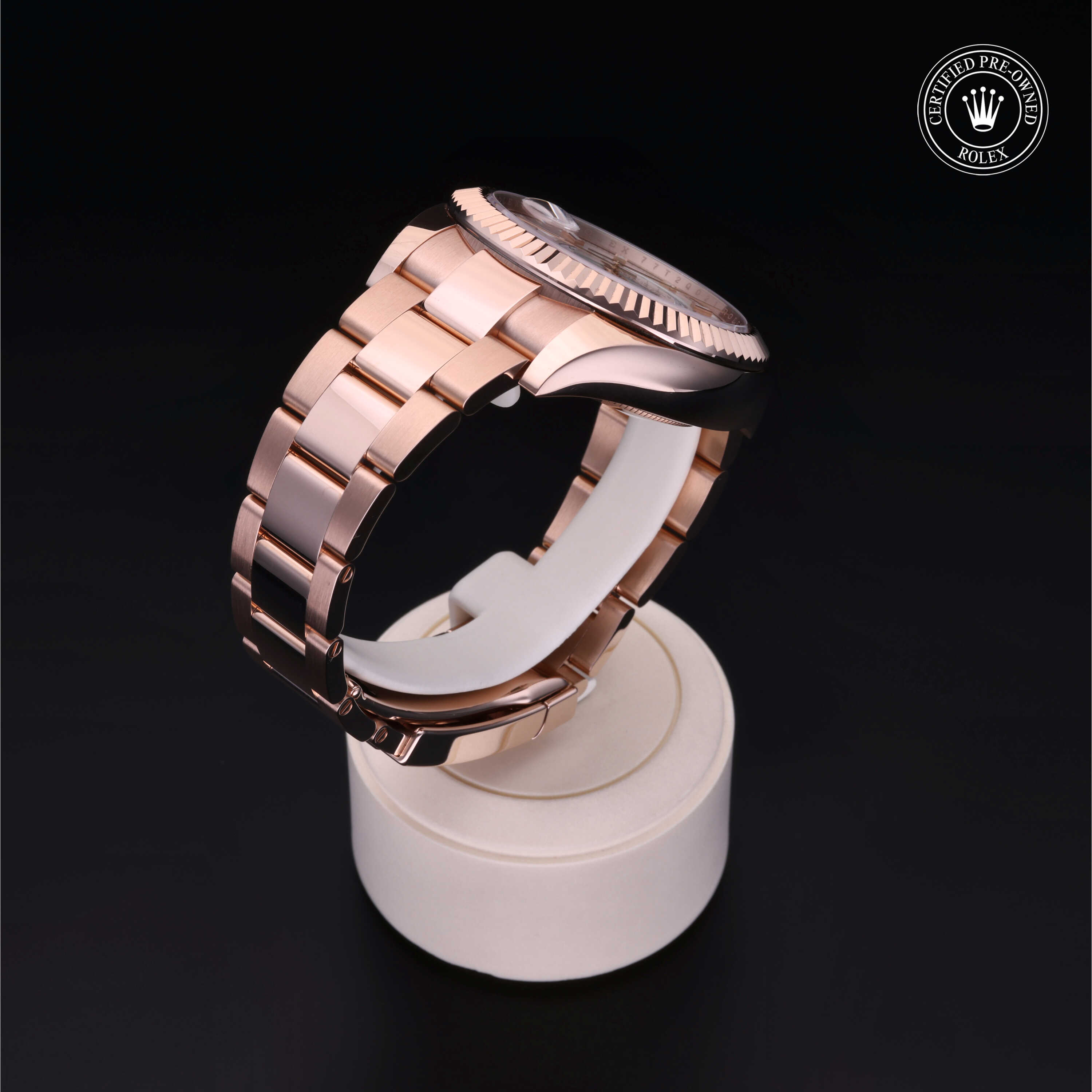 Rolex Sky-Dweller in Gold 18 Carat Red M326935-0005 at Alson Jewelers