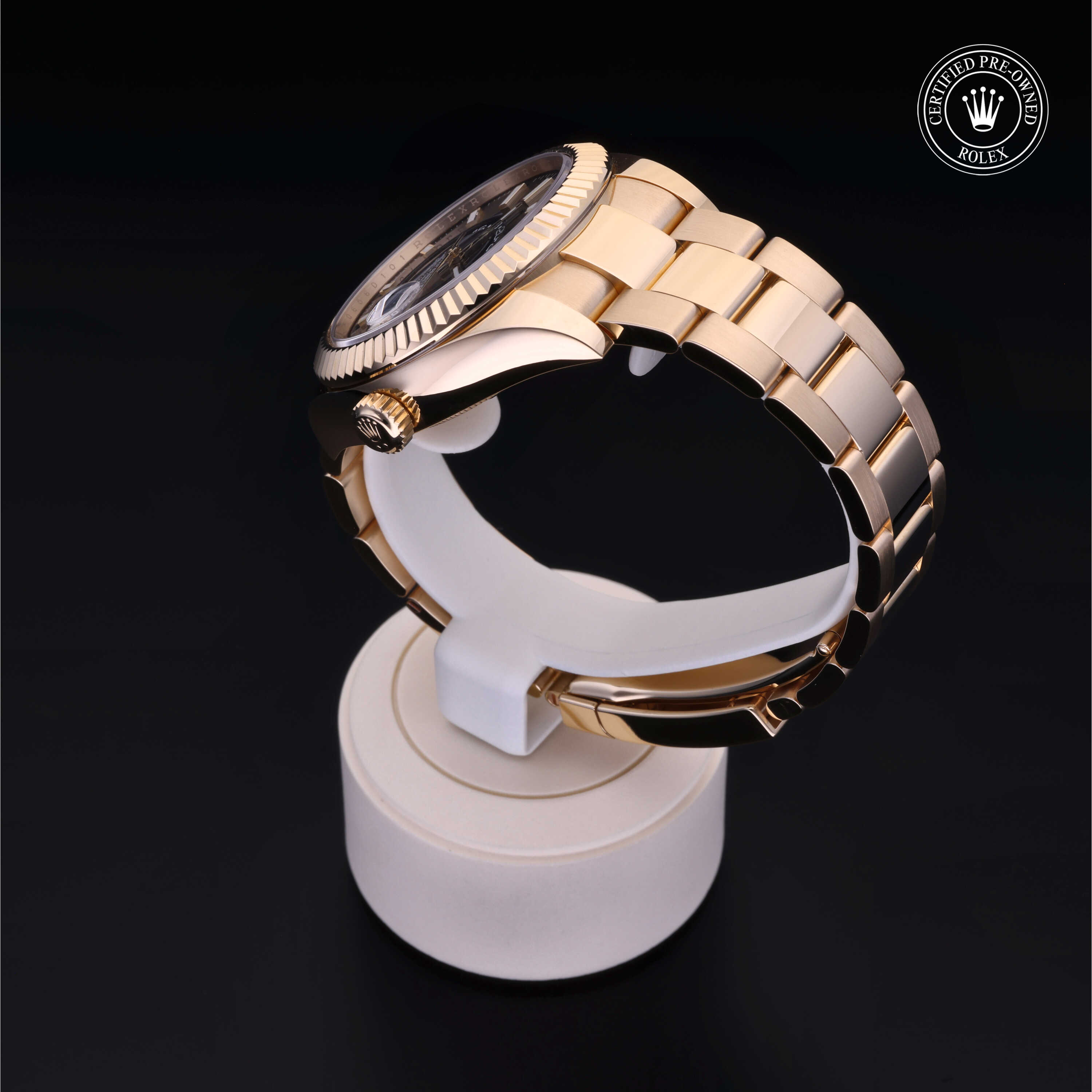 Rolex Sky-Dweller in Gold 18 Carat Yellow M326938-0004 at Alson Jewelers